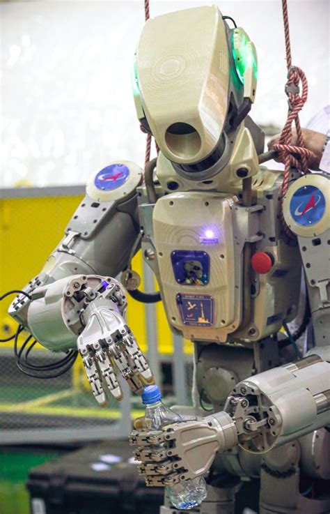 R­u­s­y­a­ ­U­U­İ­­y­e­ ­i­n­s­a­n­s­ı­ ­r­o­b­o­t­ ­g­ö­n­d­e­r­d­i­